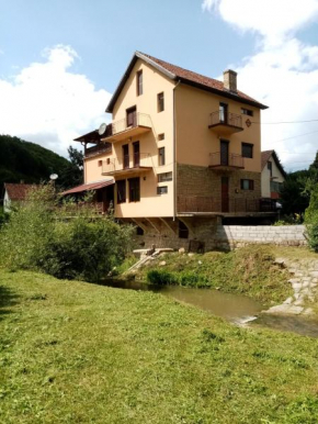 Отель Guesthouse Smiljanić  Славковица